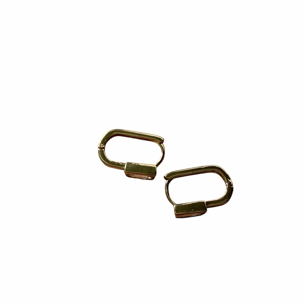 Crystal U Shape trendy Earrings - Picture 3 of 3